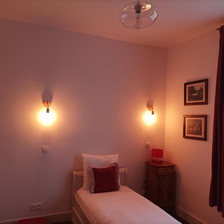 Le Relais Des Roses- Chambres D'Hotes Vatan Ngoại thất bức ảnh
