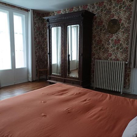 Le Relais Des Roses- Chambres D'Hotes Vatan Ngoại thất bức ảnh